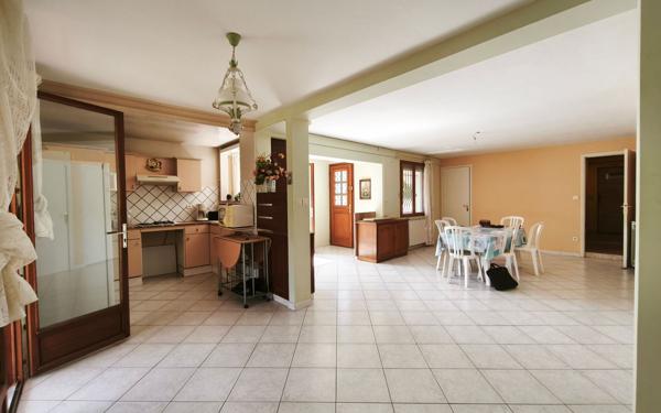 Maison à vendre    7 pièces • 160,45 m2 Aubais