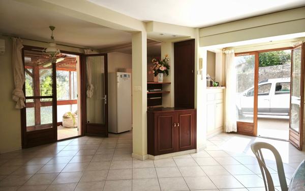 Maison à vendre    7 pièces • 160,45 m2 Aubais