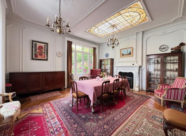 A VENDRE MAISON BOURGEOISE SITUEE EN PLAIN COEUR DU CENTRE VILLE DE PERIGUEUX