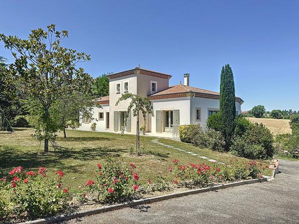A vendre, belle villa à Auch 224m2 habitable, garage, parc arboré et clôturé
