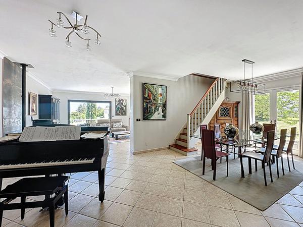 A vendre, belle villa à Auch 224m2 habitable, garage, parc arboré et clôturé