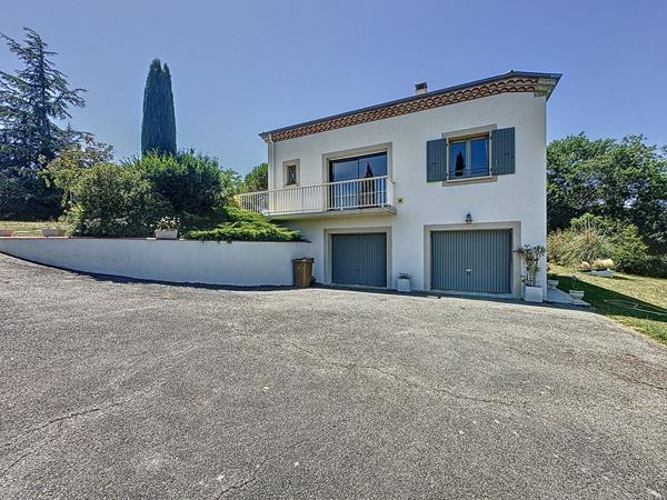 A vendre, belle villa à Auch 224m2 habitable, garage, parc arboré et clôturé