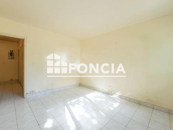 À vendre Studio 31 m² - Nanterre 92000