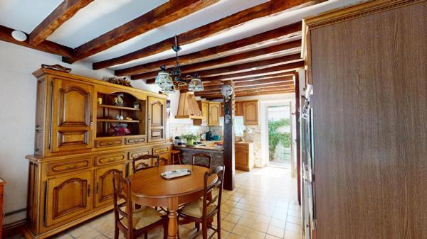MAISON 5 pièces et GRANGE  avec compteur EDF 289 000