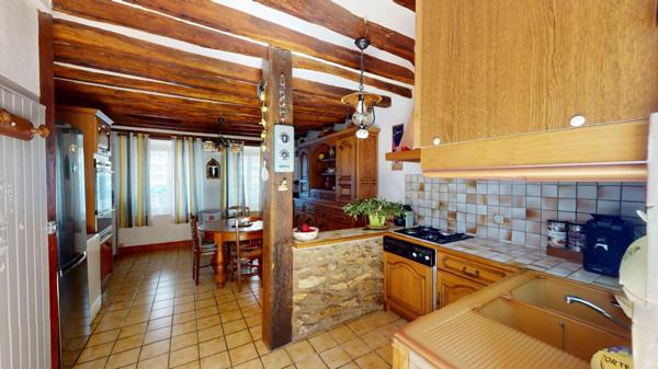 MAISON 5 pièces et GRANGE  avec compteur EDF 289 000