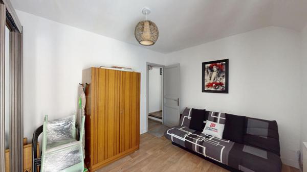 MAISON 5 pièces et GRANGE  avec compteur EDF 289 000
