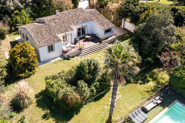 Maison / Terrain / Piscine