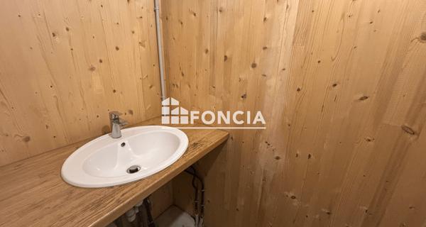 Location Local commercial 2 pièces 50.37 m² - Noirmoutier-en-l'île 85330