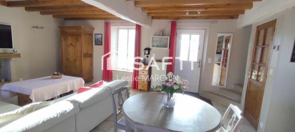 A une heure de Paris gare de Lyon et accès A6 à quelques encablures.