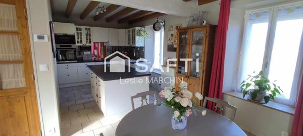 A une heure de Paris gare de Lyon et accès A6 à quelques encablures.