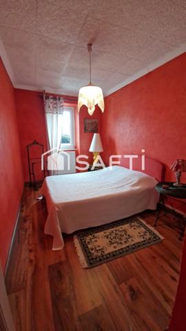 Maison de 213 m², dépendances, garage et piscine sur une parcelle de 847 m²