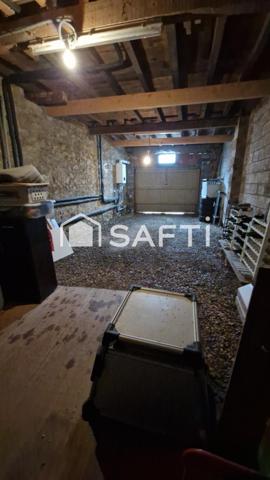 Maison de 213 m², dépendances, garage et piscine sur une parcelle de 847 m²