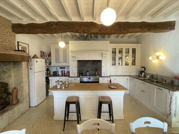 BEL ENSEMBLE IMMOBILIER PROCHE DE LECTOURE Lectoure