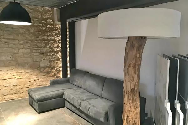 Local/bureau à louer AIX EN PROVENCE (13)dans ancien chai viticole du XVIIIe – 132 m²