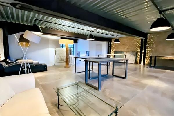 Local/bureau à louer AIX EN PROVENCE (13)dans ancien chai viticole du XVIIIe – 132 m²