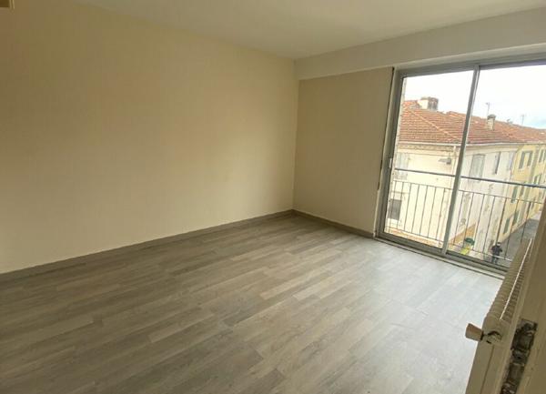 Appartement à louer    4 pièces •  Mont-de-Marsan