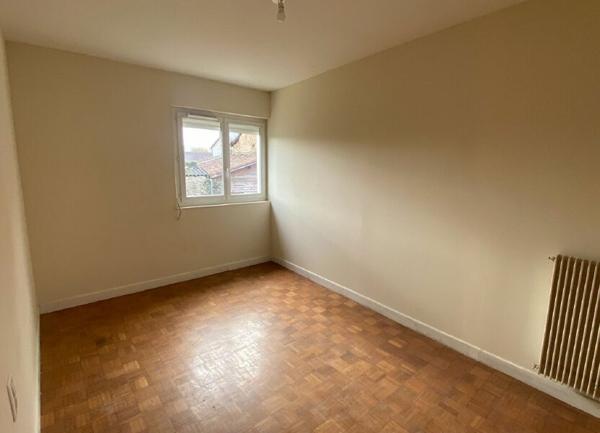 Appartement à louer    4 pièces •  Mont-de-Marsan