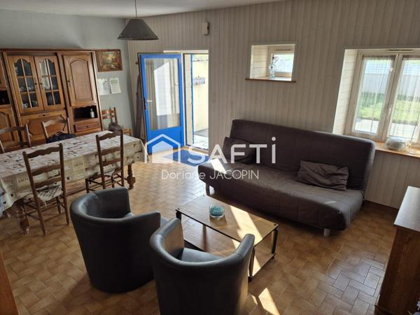 Ensemble immobilier de 130 m2, en campagne, proche de la mer.