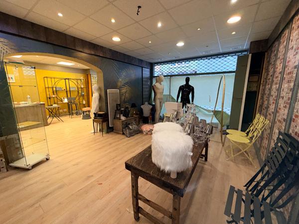 Immeuble à usage commercial et d'habitation 119m²