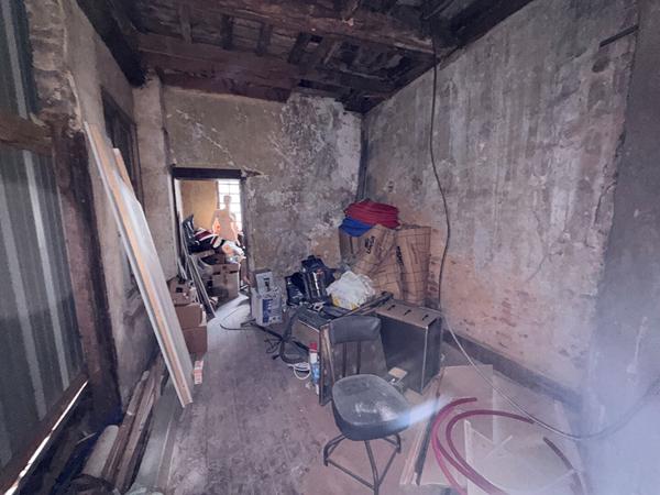 Immeuble à usage commercial et d'habitation 119m²