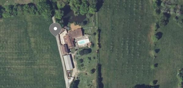 Ensemble 3 habitations , proche Périgueux 13 chambres totalisant 440 m2 sur 12000 m2 de terrain