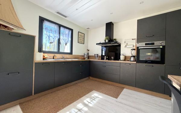 Maison à vendre    6 pièces •  Juvignac