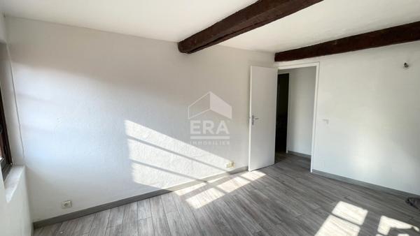 À vendre ? Superbe 3 pièces de caractère.