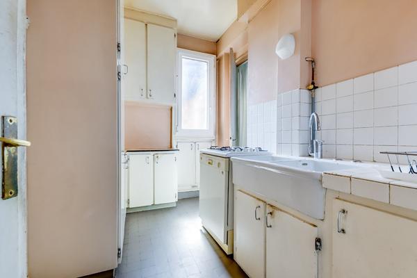 Appartement familial à rénover Paris 75017 Batignolles 4/5 pièces 84 m2