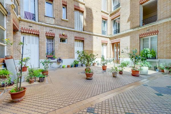 Appartement familial à rénover Paris 75017 Batignolles 4/5 pièces 84 m2