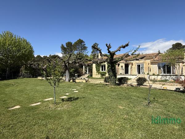 maison de campagne Suze-la-Rousse (26790)