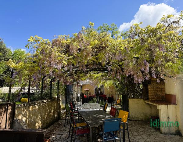 maison de campagne Suze-la-Rousse (26790)