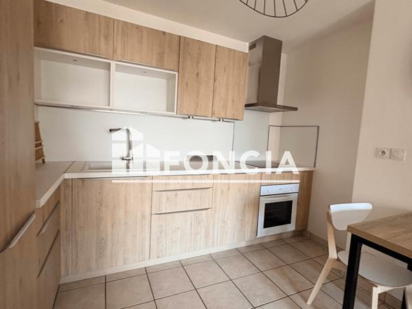 Location Appartement meublé 3 pièces 53.86 m² - 1 AVENUE GENERAL CARMILLE La Seyne Sur Mer 83500