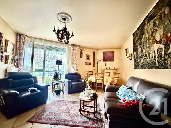 Appartement à vendre  2 pièces - 46,70 m2 ST DENIS - 93