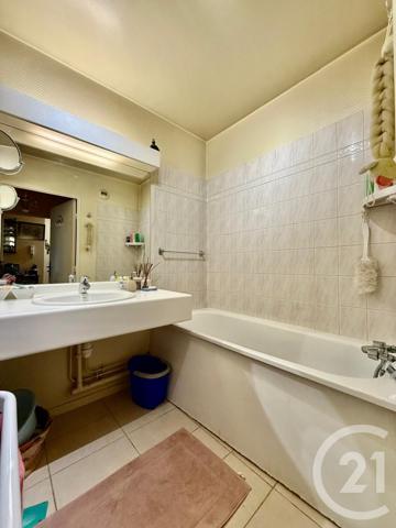 Appartement à vendre  2 pièces - 46,70 m2 ST DENIS - 93