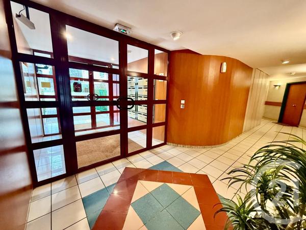 Appartement à vendre  2 pièces - 46,70 m2 ST DENIS - 93