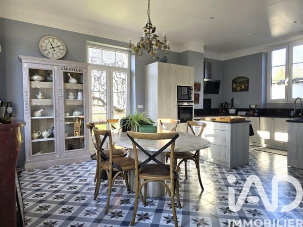 Maison à vendre 10 pièces 250 m² Cognac