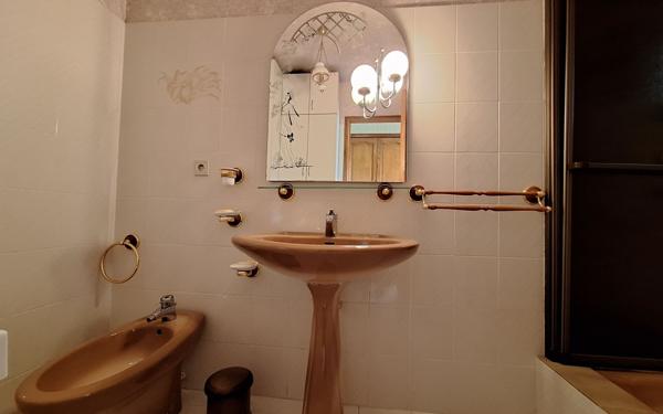 Maison à vendre    6 pièces •  Rians