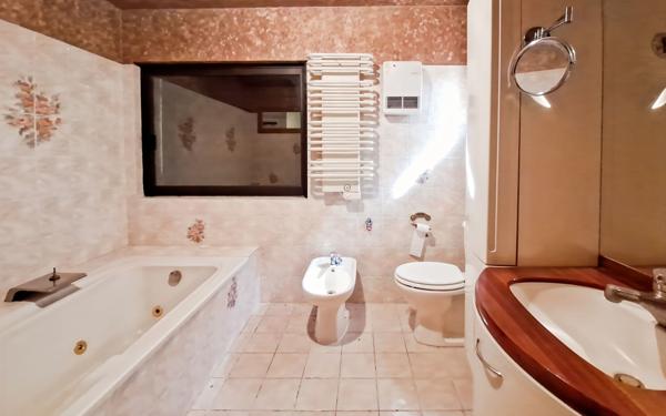 Maison à vendre    6 pièces •  Rians