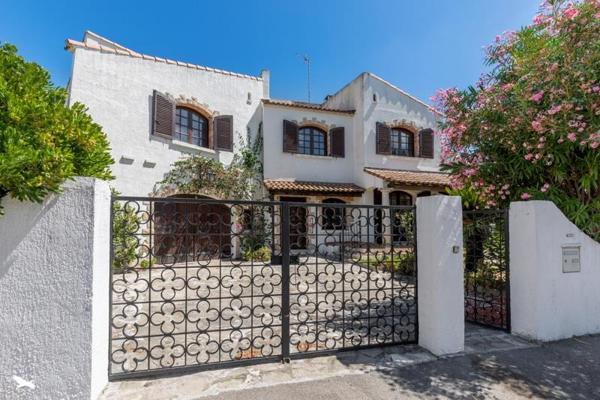 Maison à vendre |  Lunel |  8 pièces | 200 m²