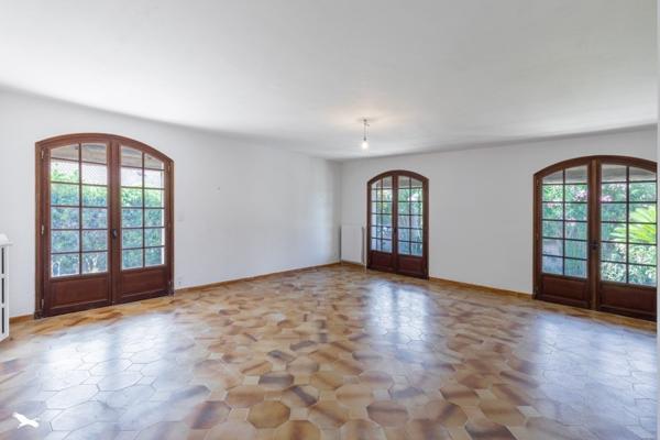 Maison à vendre |  Lunel |  8 pièces | 200 m²