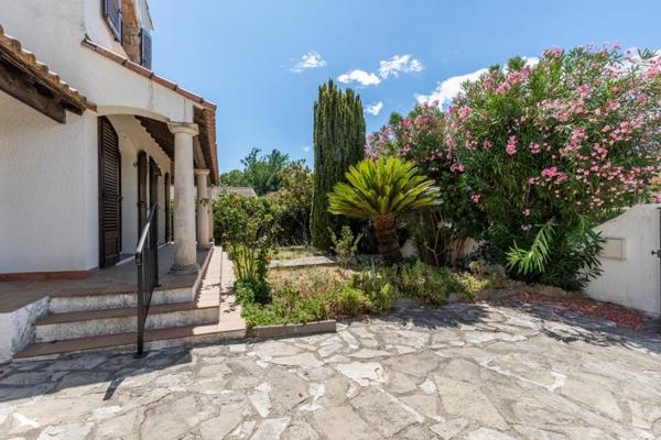 Maison à vendre |  Lunel |  8 pièces | 200 m²