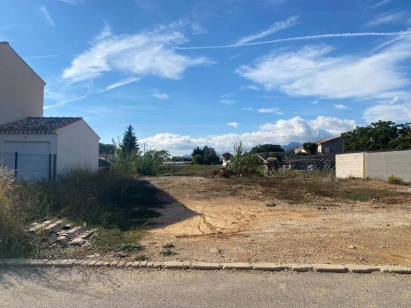 Terrain constructible 414 m² – Lotissement privé et sécurisé