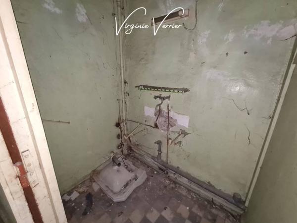 Immeuble à vendre 9 pièces de 130 m²