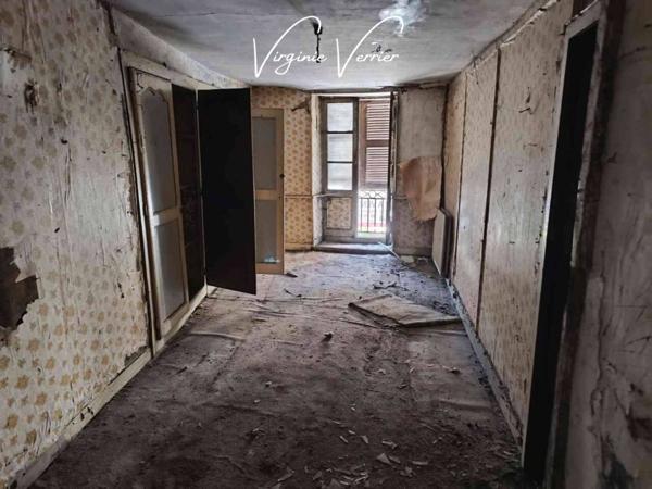 Immeuble à vendre 9 pièces de 130 m²
