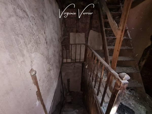 Immeuble à vendre 9 pièces de 130 m²