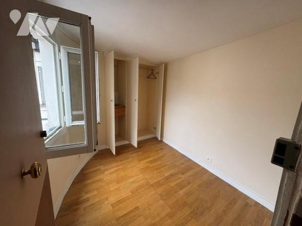 PARIS 7eme - RUE SAINT DOMINIQUE - BUREAU A VENDRE -