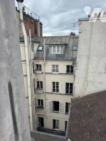 PARIS 7eme - RUE SAINT DOMINIQUE - BUREAU A VENDRE -