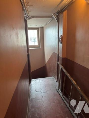 PARIS 7eme - RUE SAINT DOMINIQUE - BUREAU A VENDRE -