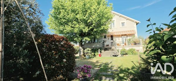 Maison à vendre 6 pièces 156 m² Saint-Astier