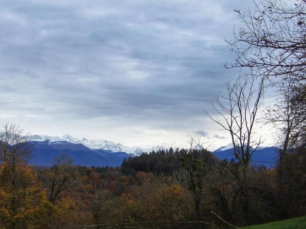 Propriété à rénover avec grand terrain et panorama sur les Pyrénées